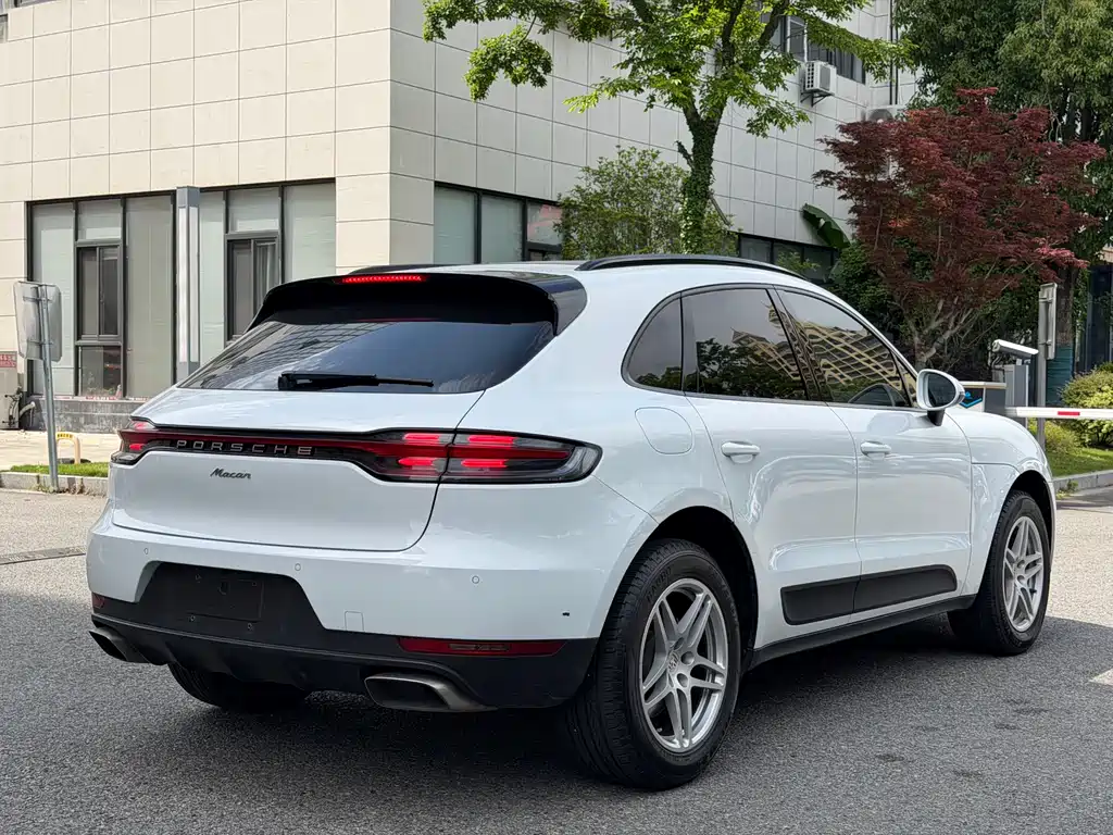 Porsche Macan 2021 — фото 18