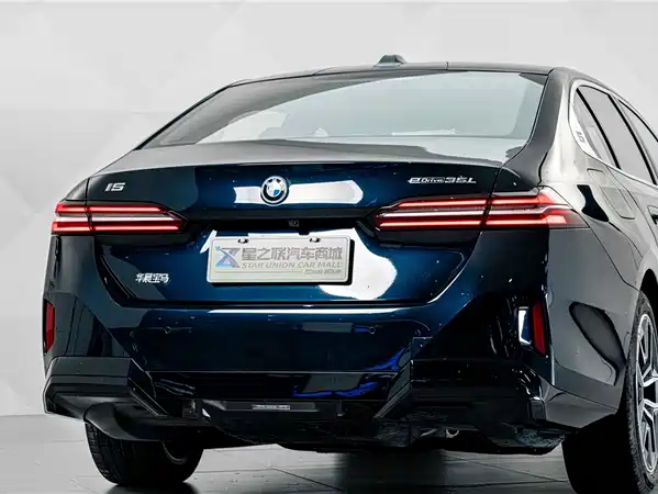 BMW i5 2026