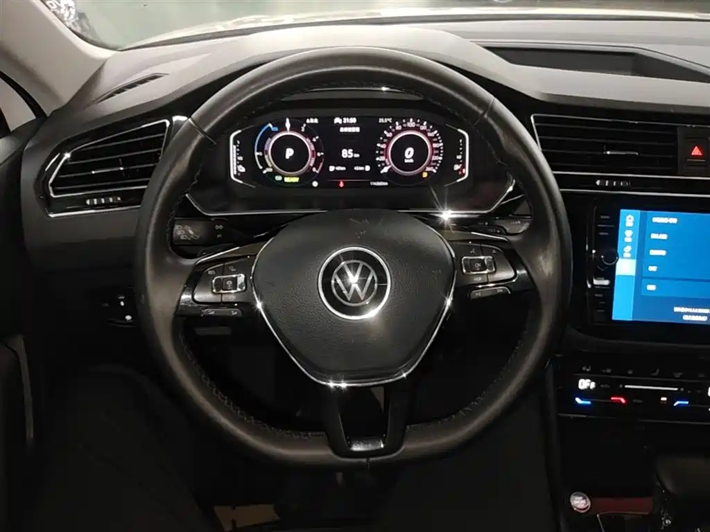 Volkswagen Tiguan L PHEV 2021 — фото 11