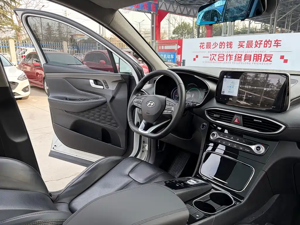 Hyundai Santa Fe 2019 — фото 10