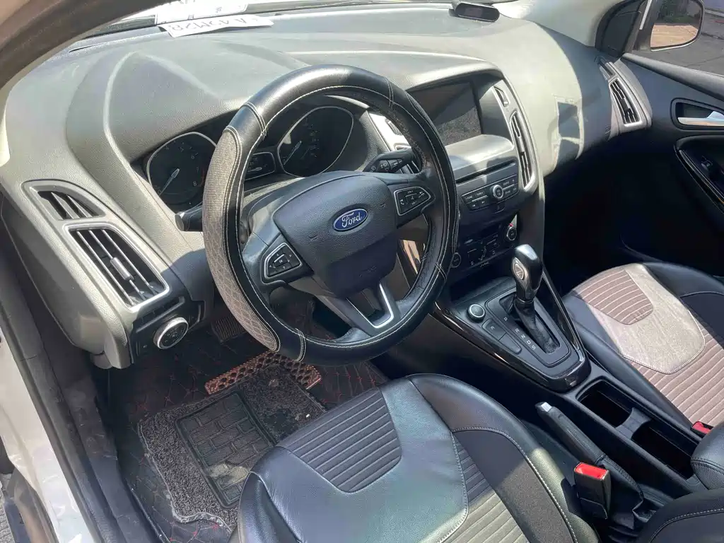 Ford Focus 2016 — фото 15