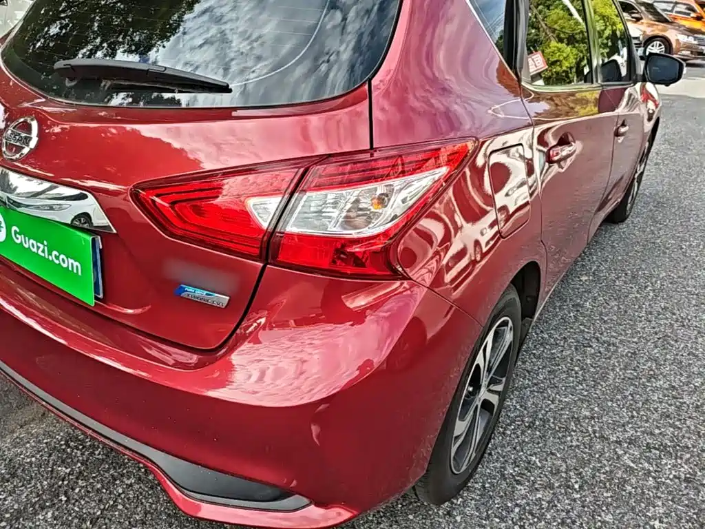 Nissan Tiida 2017 — фото 8
