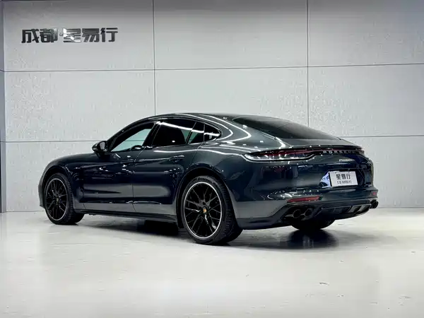 Porsche Panamera 2023