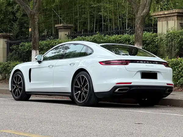Porsche Panamera 2019