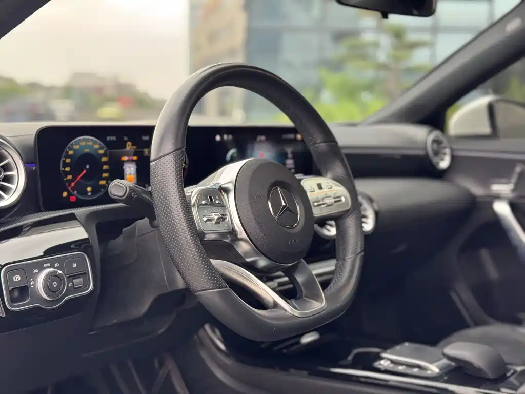 Mercedes-Benz A-Class 2022 — фото 10