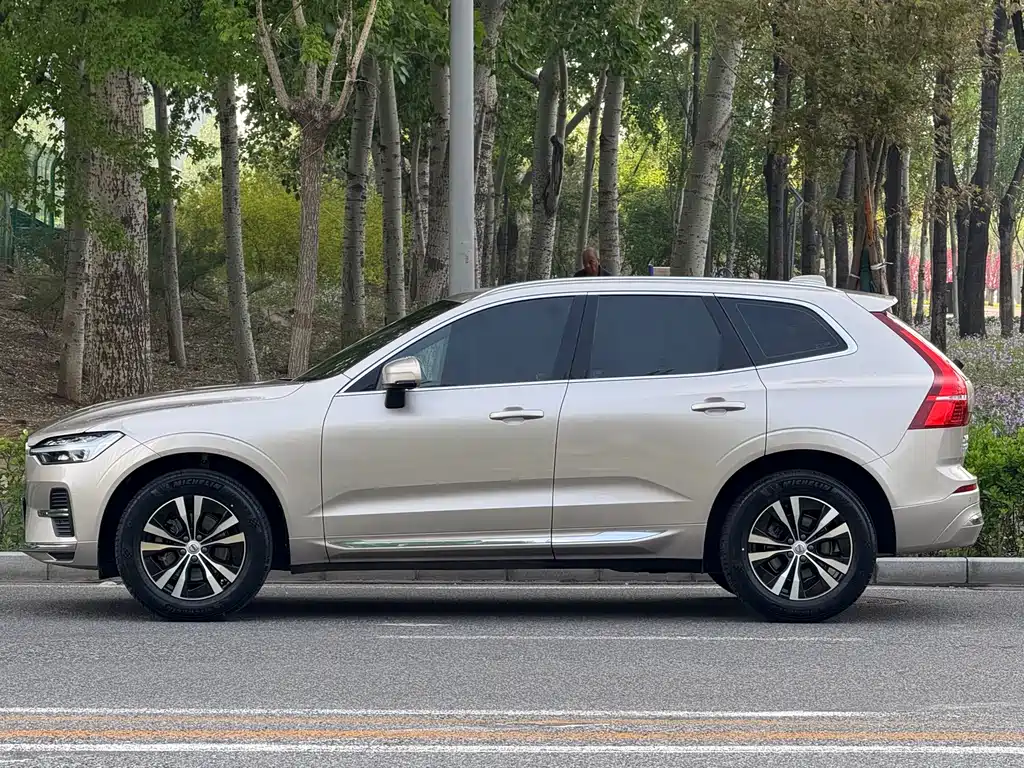 Volvo XC60 2024 — фото 3