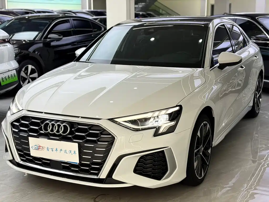 Audi A3 2023 — фото 1