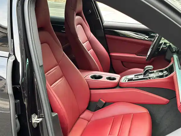 Porsche Panamera 2023