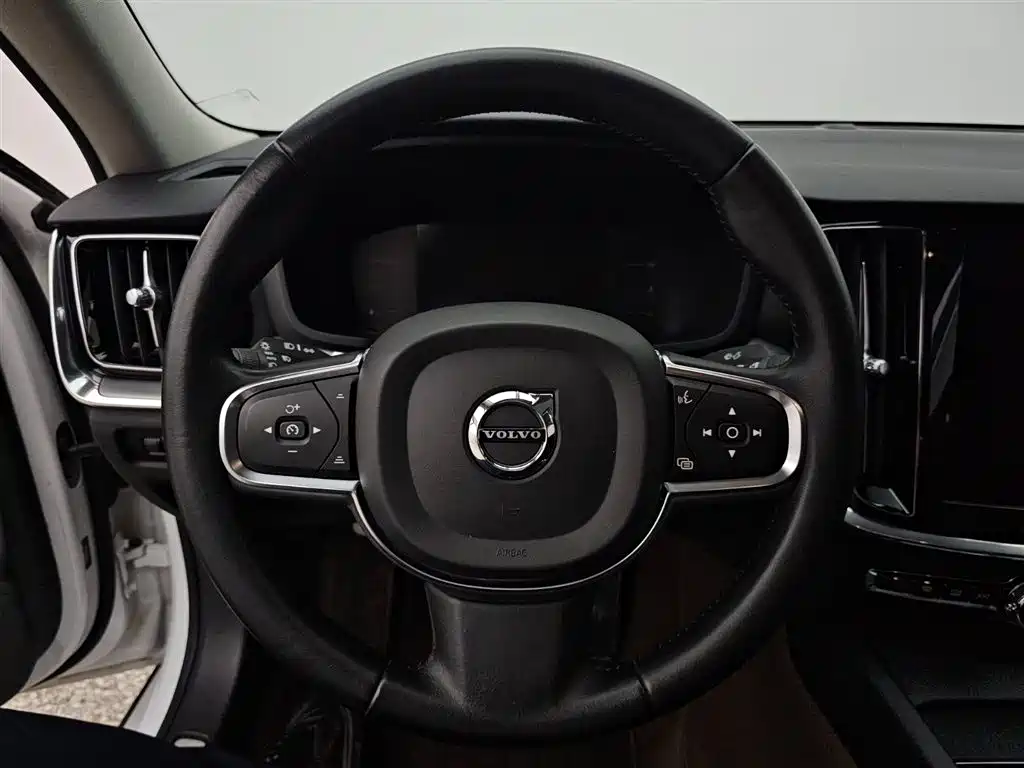 Volvo S60 2020 — фото 8