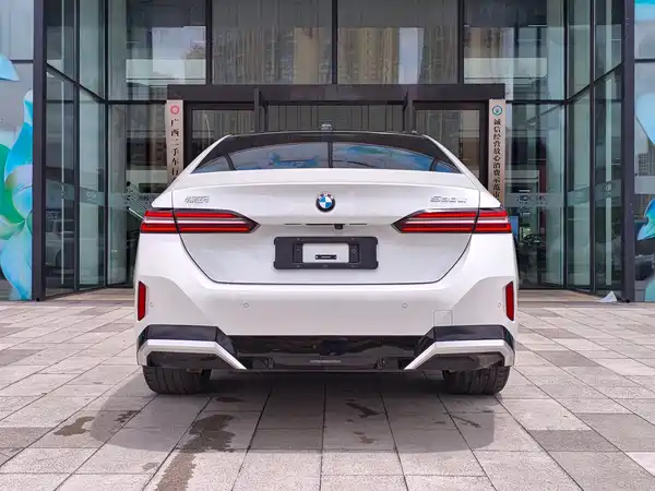 BMW 5 Series 2025