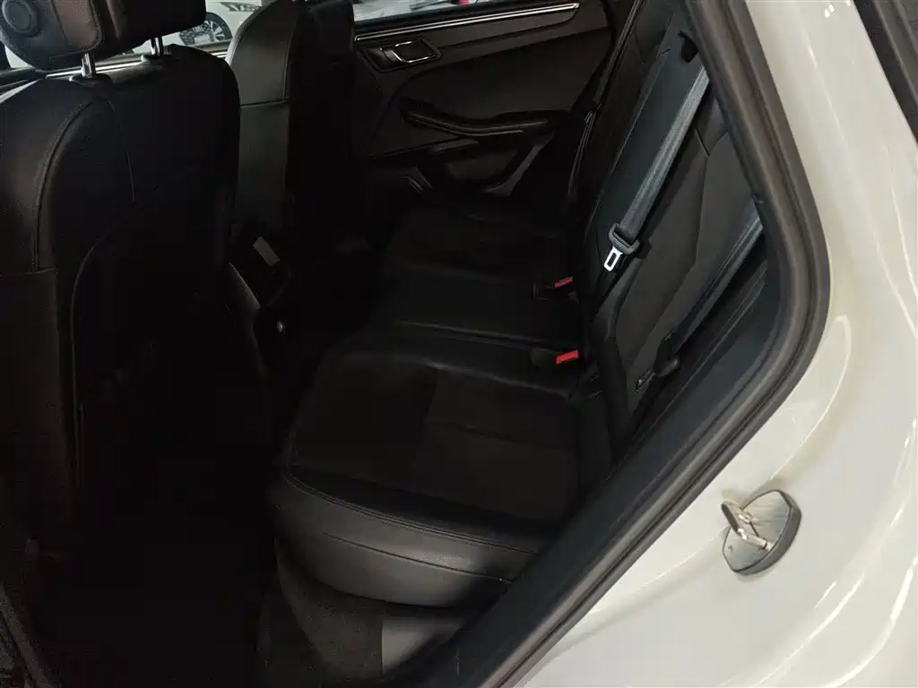 Porsche Macan 2015 — фото 17