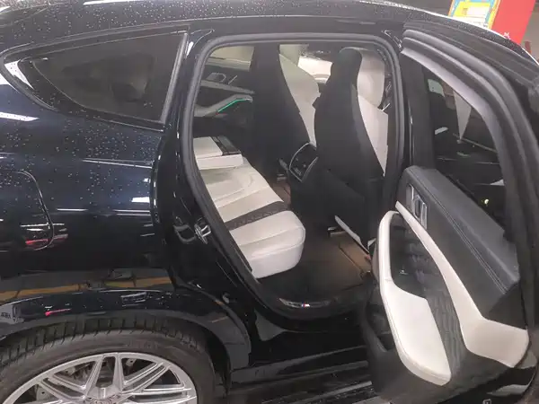 BMW X6 M 2022