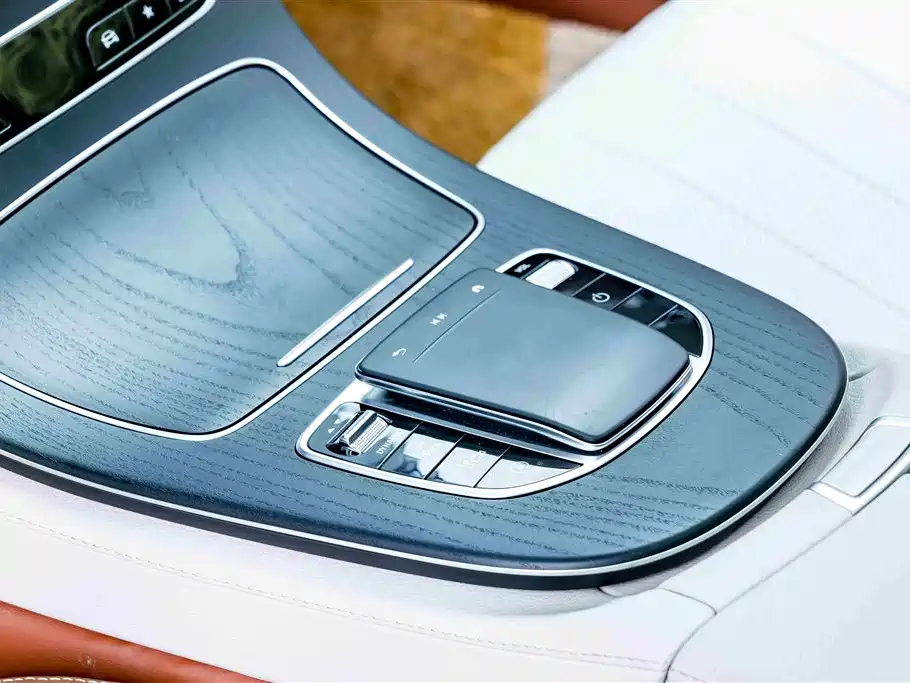 Mercedes-Benz E-Class 2023 — фото 13