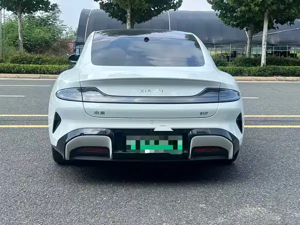 Xiaomi SU7 2024
