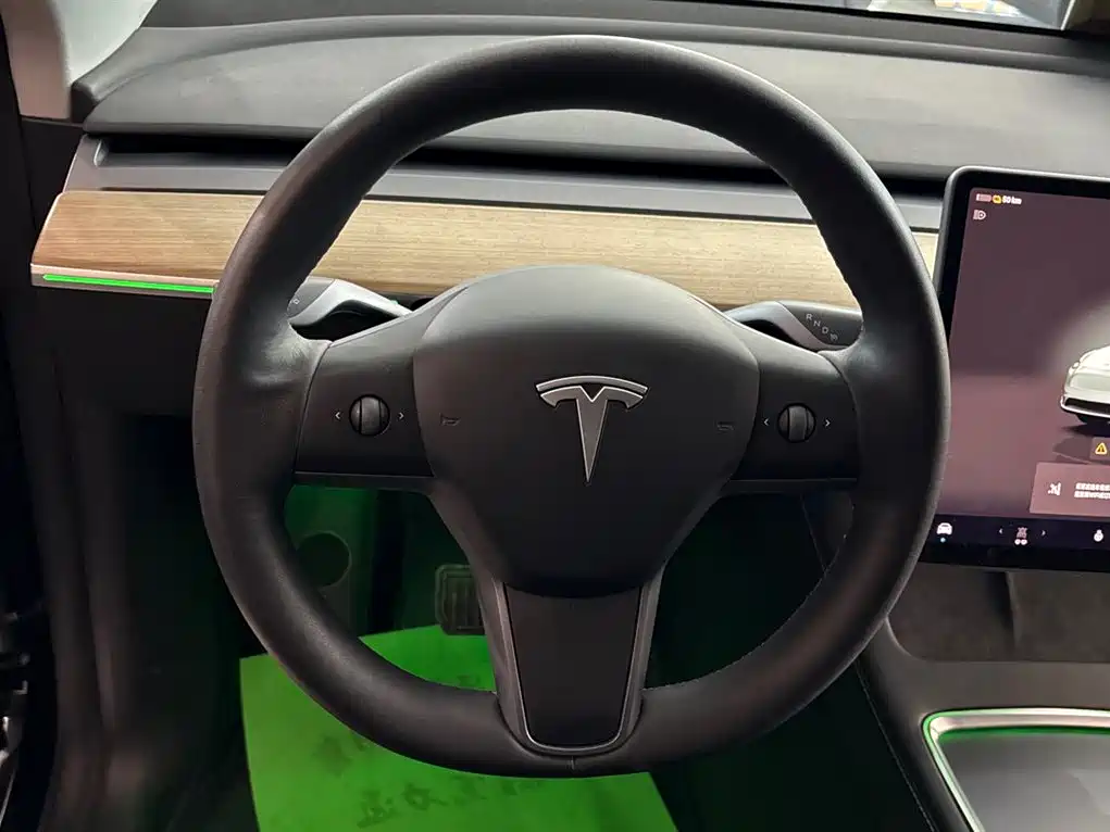 Tesla Model Y 2023 — фото 11