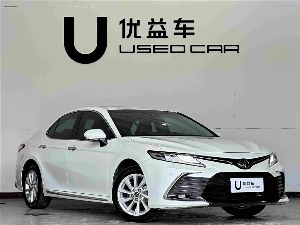 Toyota Camry 2023 — фото 3