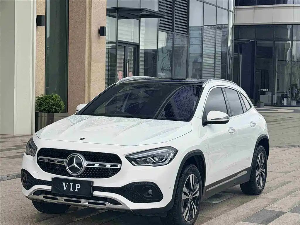 Mercedes-Benz GLA 2023 — фото 1
