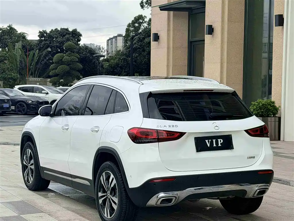 Mercedes-Benz GLA 2023 — фото 7