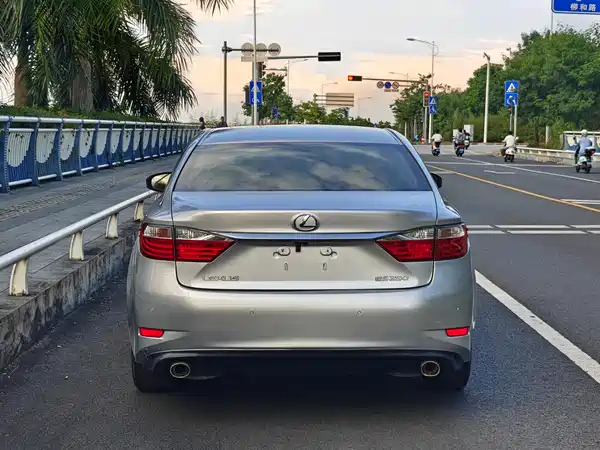 Lexus ES 2012