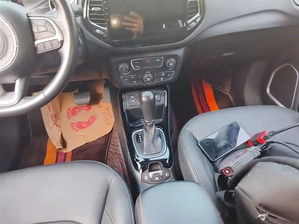 Jeep Compass 2019 — фото 14
