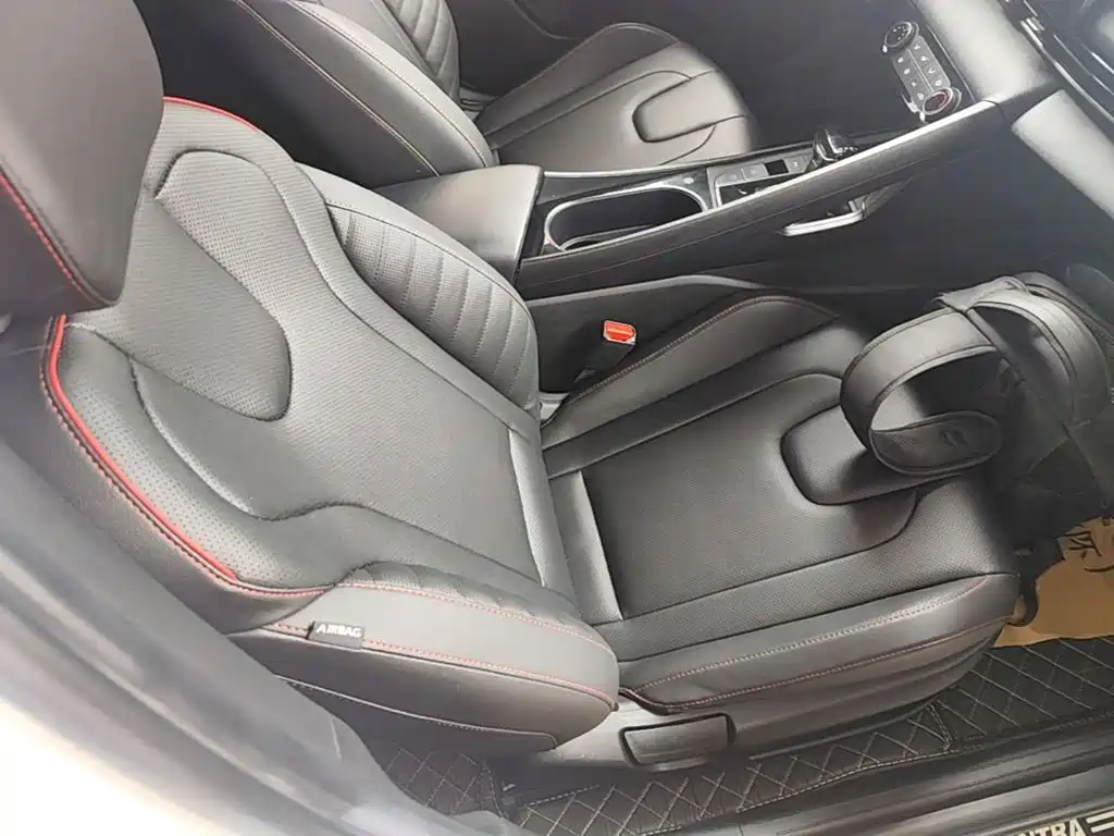Hyundai Elantra 2021 — фото 25