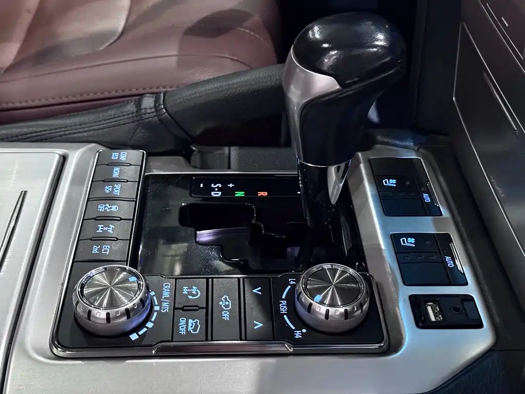Toyota Land Cruiser 2019 — фото 33