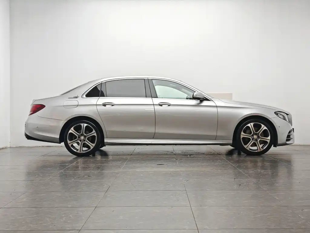 Mercedes-Benz E-Class 2016 — фото 11