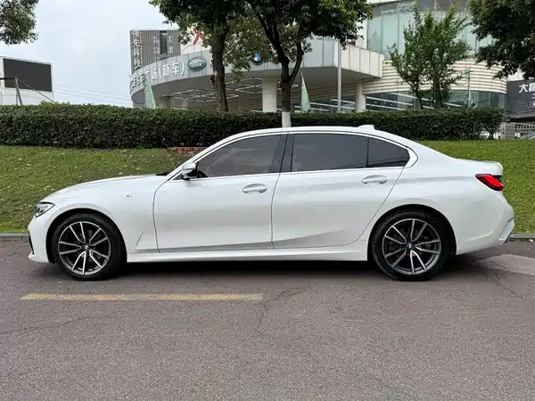 BMW 3 Series 2022