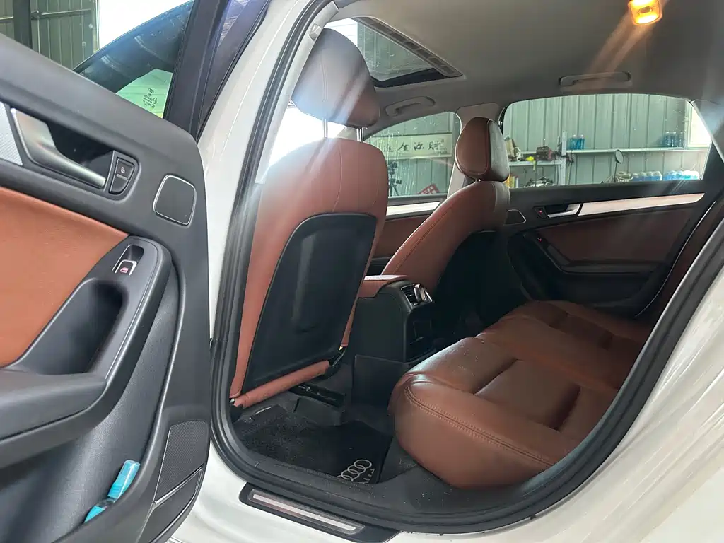 Audi A4L 2015