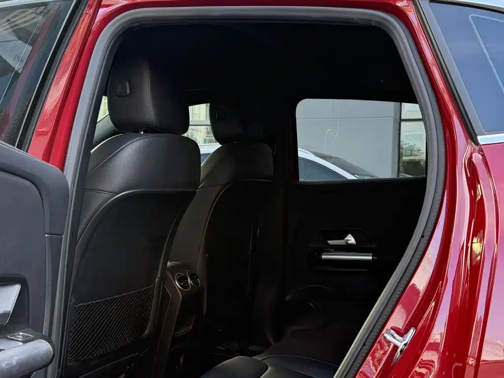 Mercedes-Benz GLA 2023 — фото 4