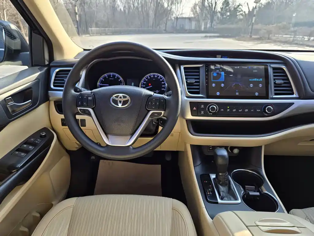 Toyota Highlander 2019 — фото 10