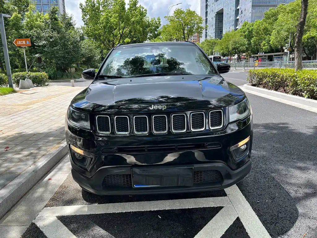 Jeep Compass 2018 — фото 2