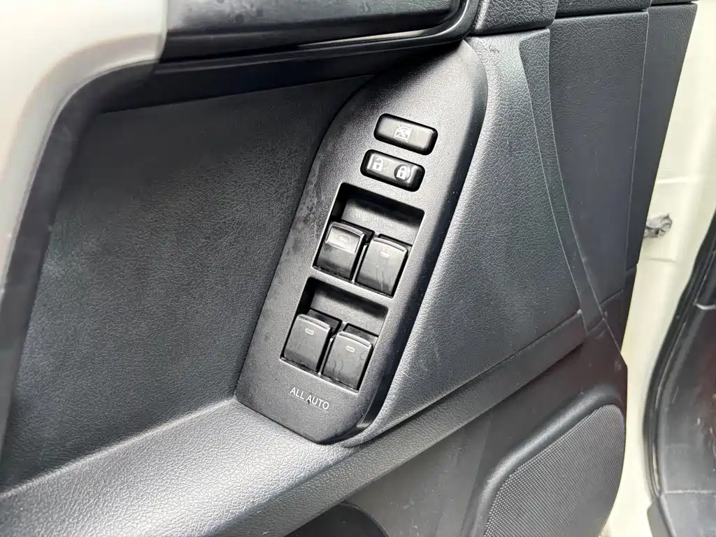 Toyota Prado 2015 — фото 16