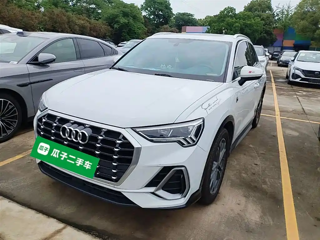 Audi Q3 2020 — фото 1