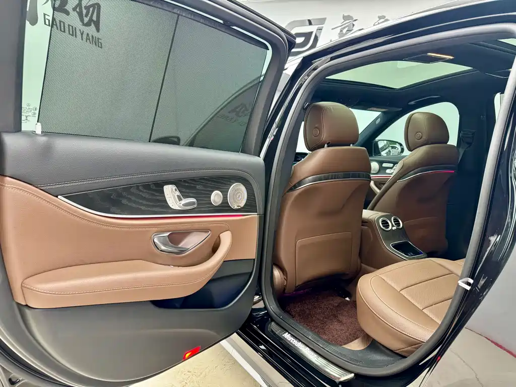Mercedes-Benz E-Class 2022 — фото 11