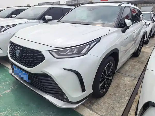 Toyota Crown Kluger 2024