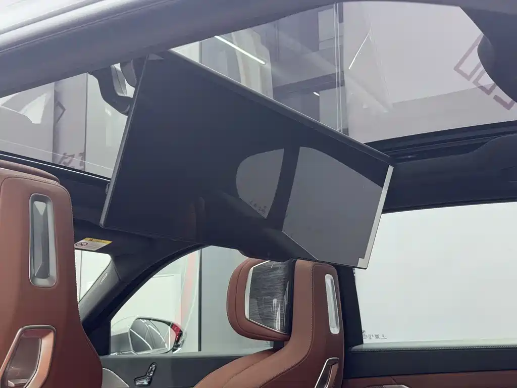 BMW i7 2023 — фото 18