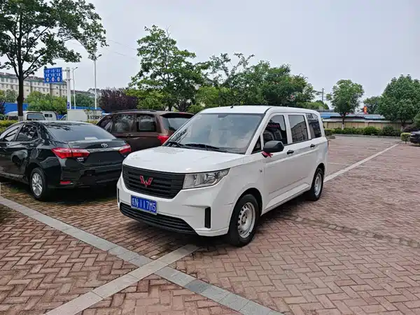 Wuling Hongguang PLUS 2025