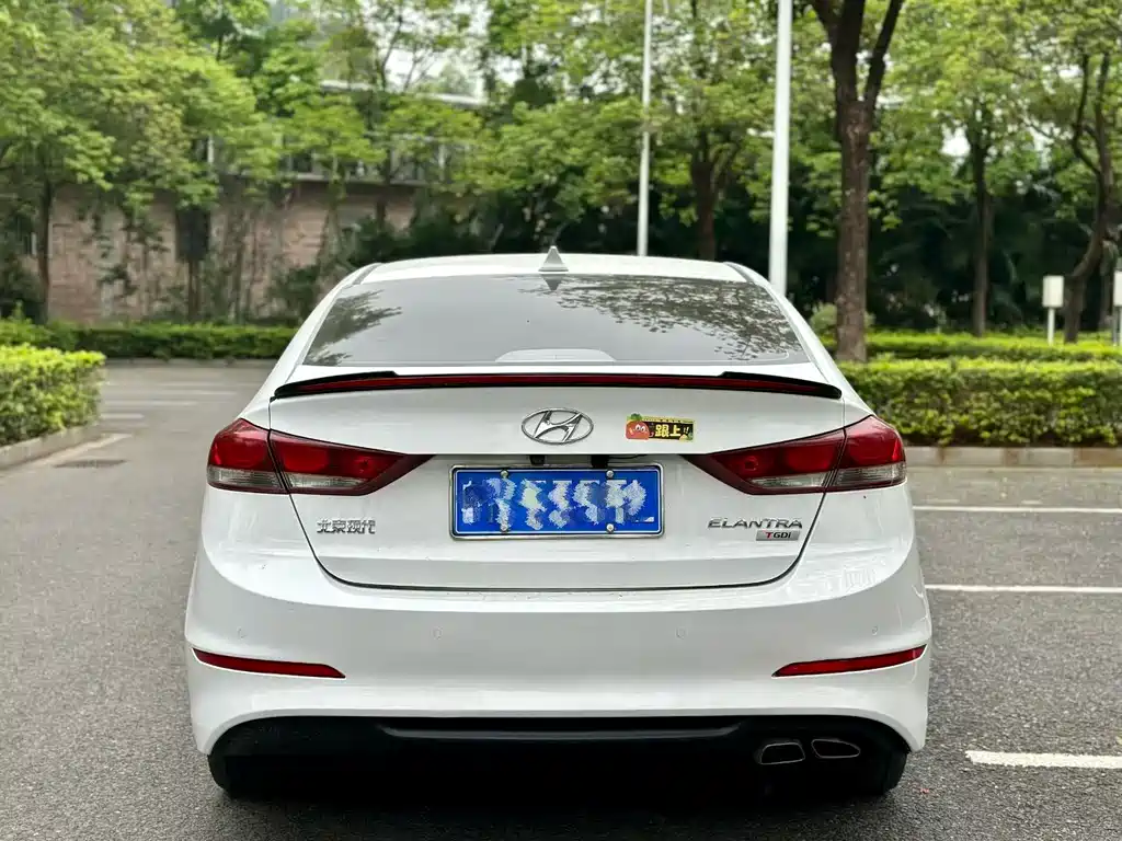 Hyundai Elantra 2018 — фото 4