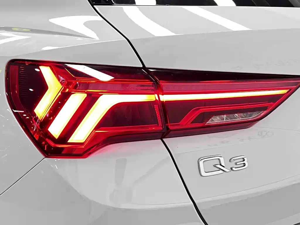 Audi Q3 2024 — фото 10