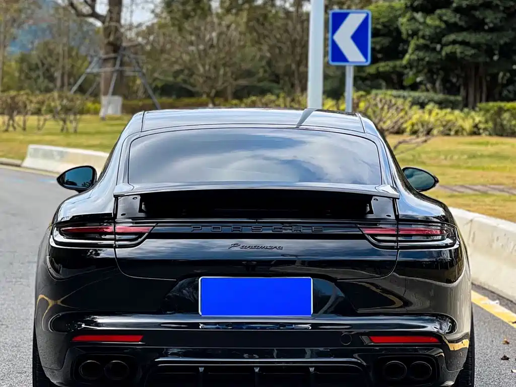 Porsche Panamera 2020 — фото 17