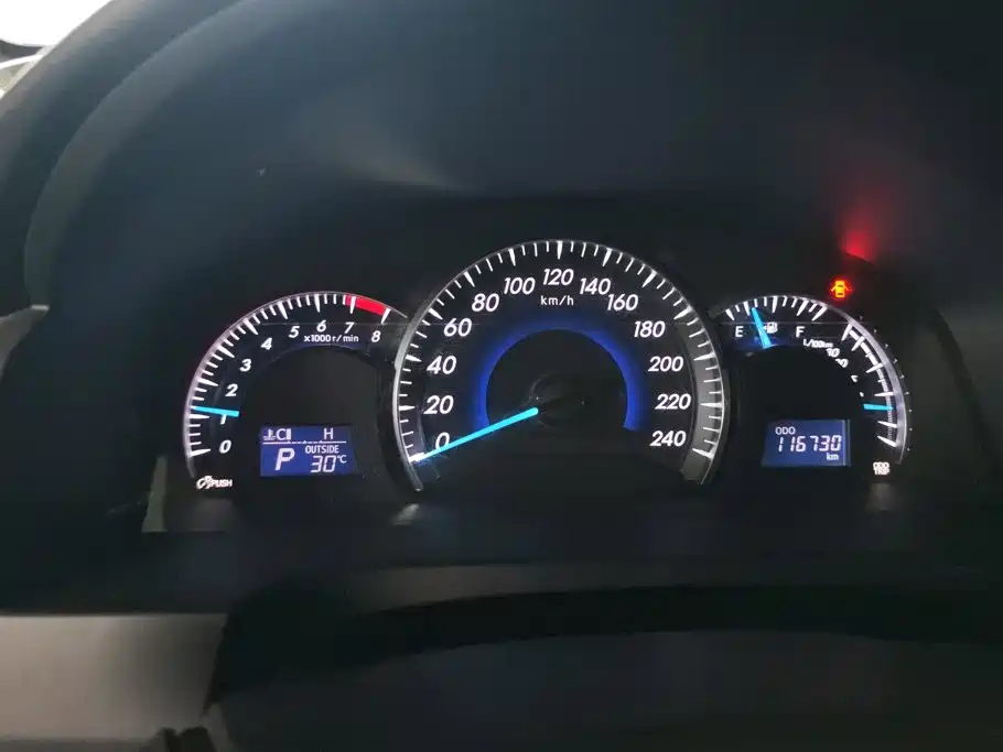 Toyota Camry 2017 — фото 14