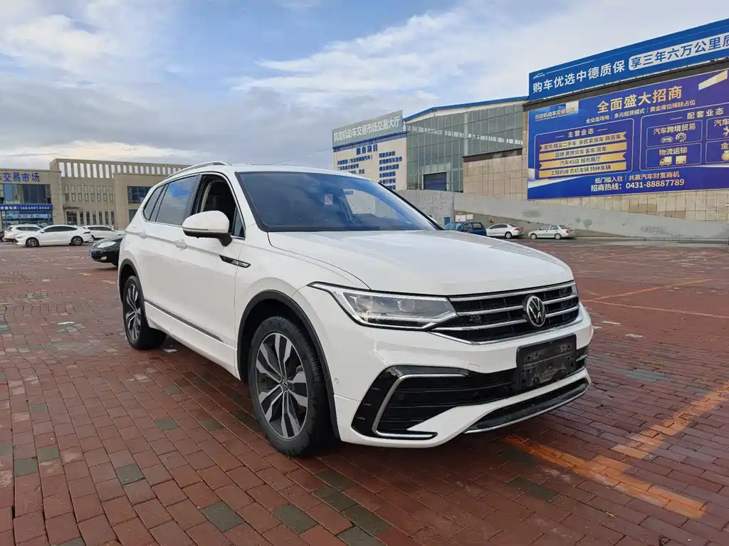 Volkswagen Tiguan L 2021 — фото 3