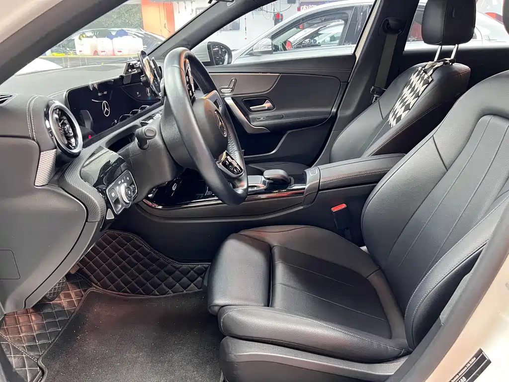 Mercedes-Benz A-Class 2022 — фото 3