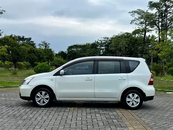 Nissan Livina 2008