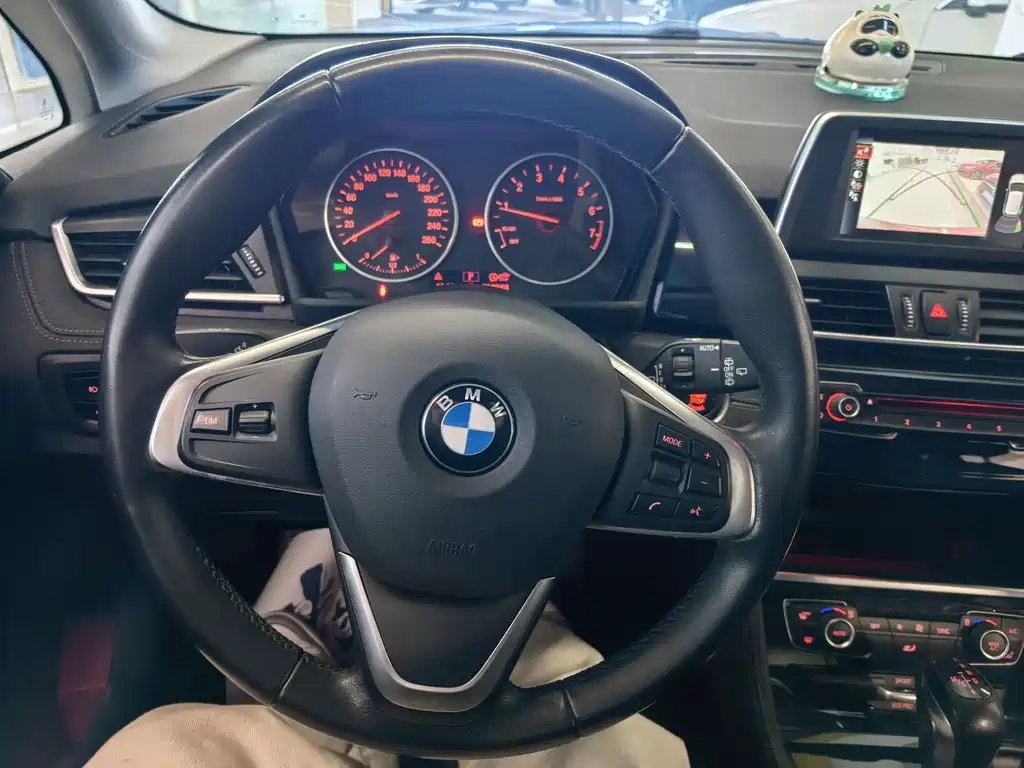 BMW 2 Series Active Tourer 2015 — фото 9