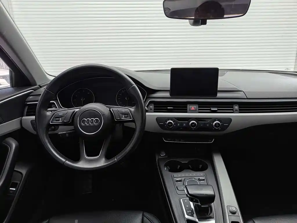 Audi A4L 2017 — фото 11