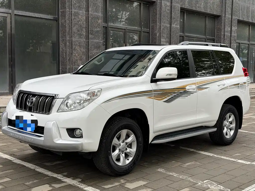 Toyota Prado 2013 — фото 1