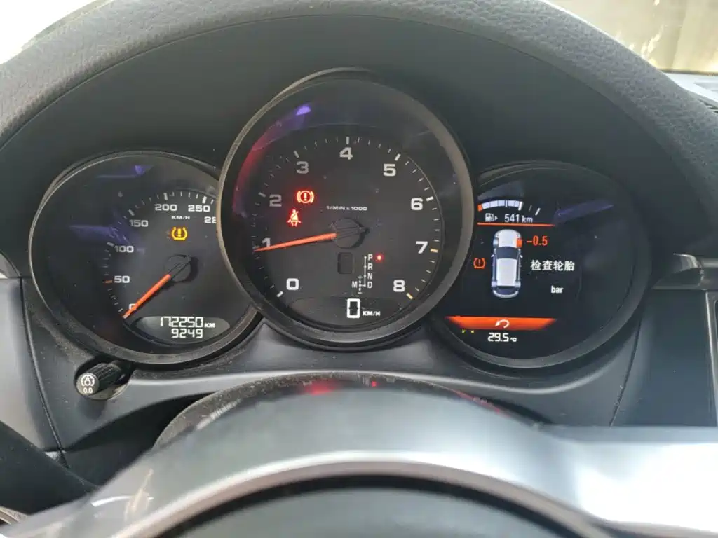 Porsche Macan 2015 — фото 12