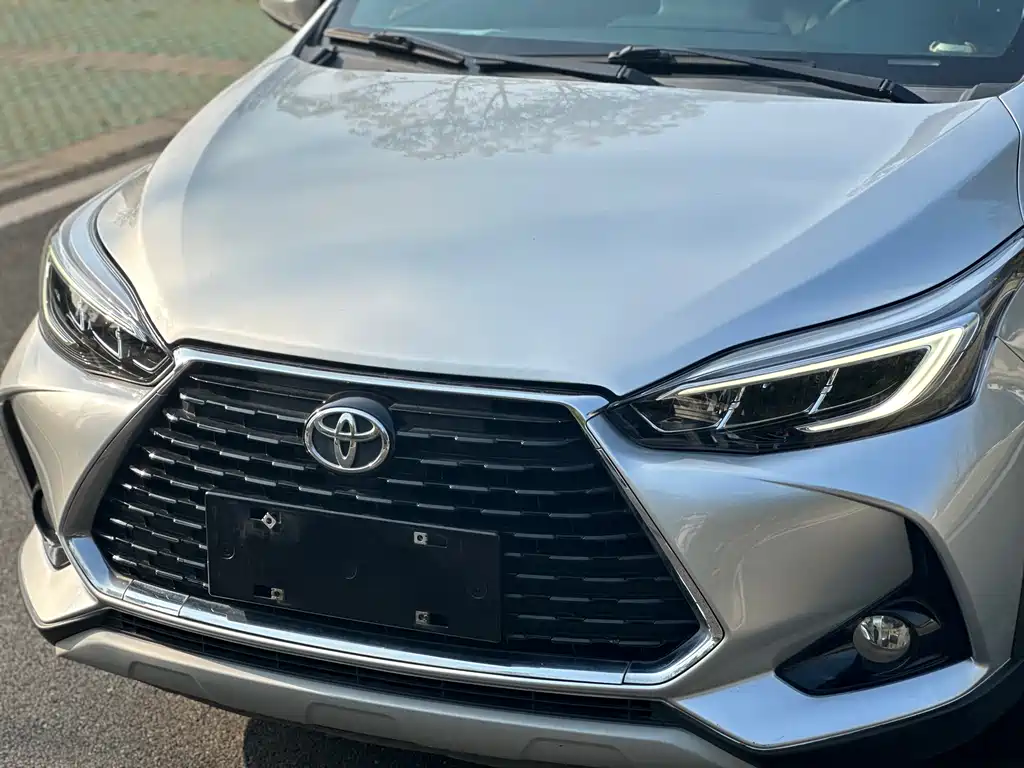 Toyota Yaris L 2022 — фото 14